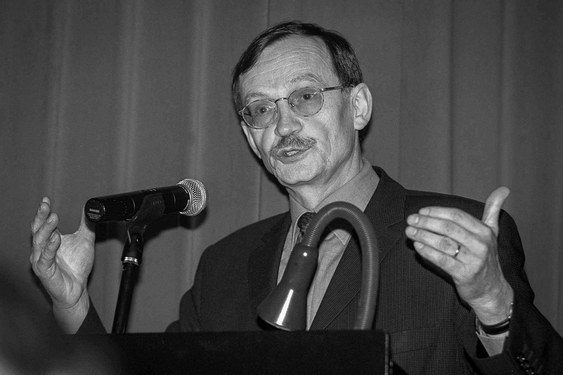 Professor Karl Prümm