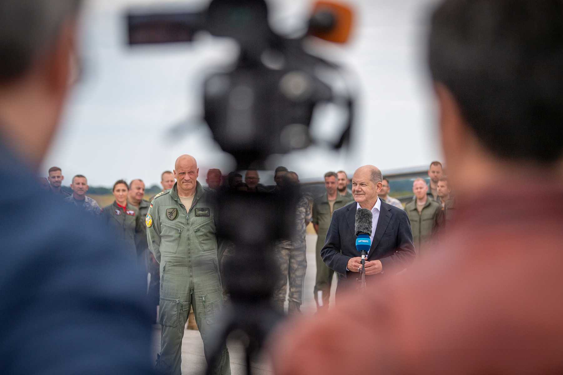 Bundeskanzler Olaf Scholz besucht am 16.06.2023 die Übung Air Defender 23 am Fliegerhorst Jagel in Schleswig-Holstein.